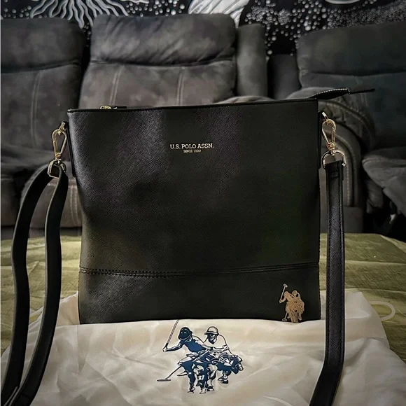 Vintage U.S. Polo Assn.Tan Interior crossbody purse - Picture 2 of 16